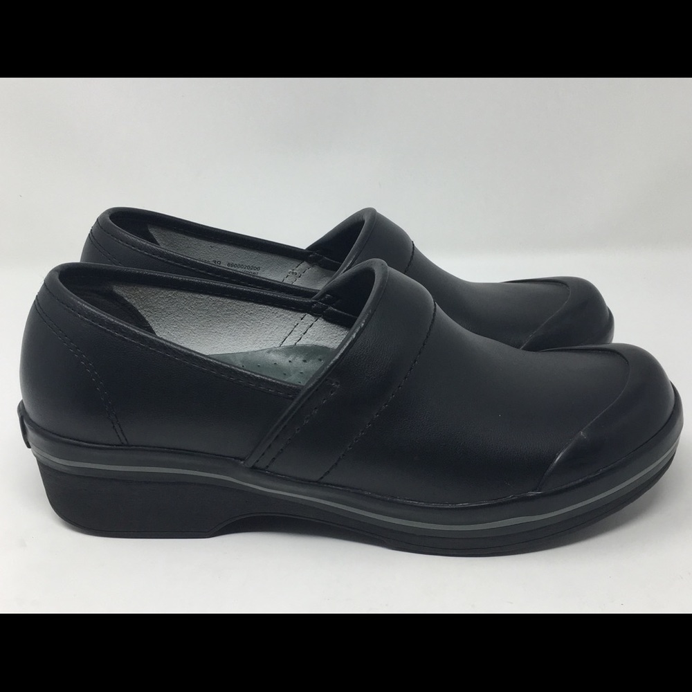 Dansko Women’s Shoes